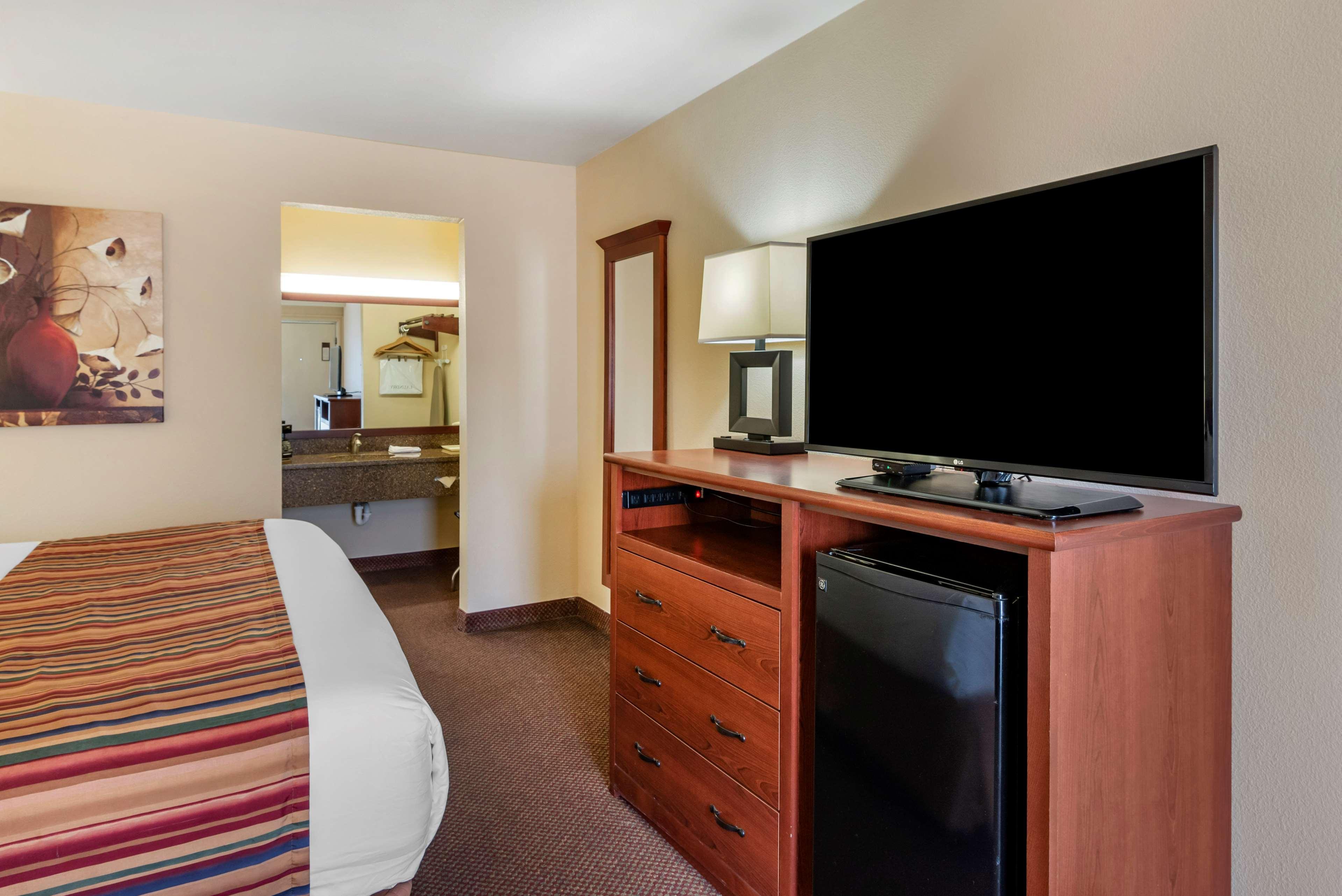 Best Western Sherwood Inn Clarksville Bagian luar foto