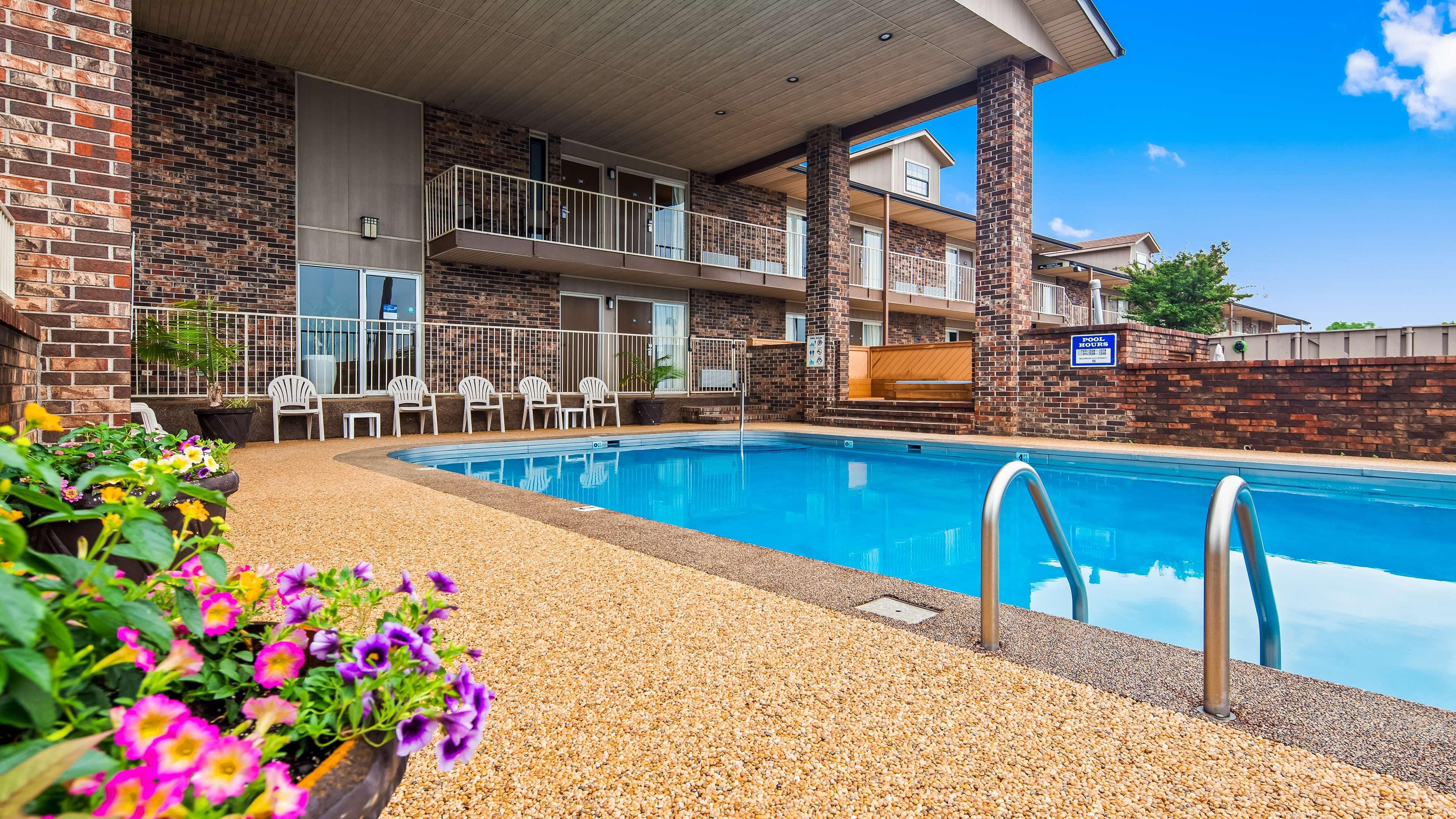 Best Western Sherwood Inn Clarksville Bagian luar foto