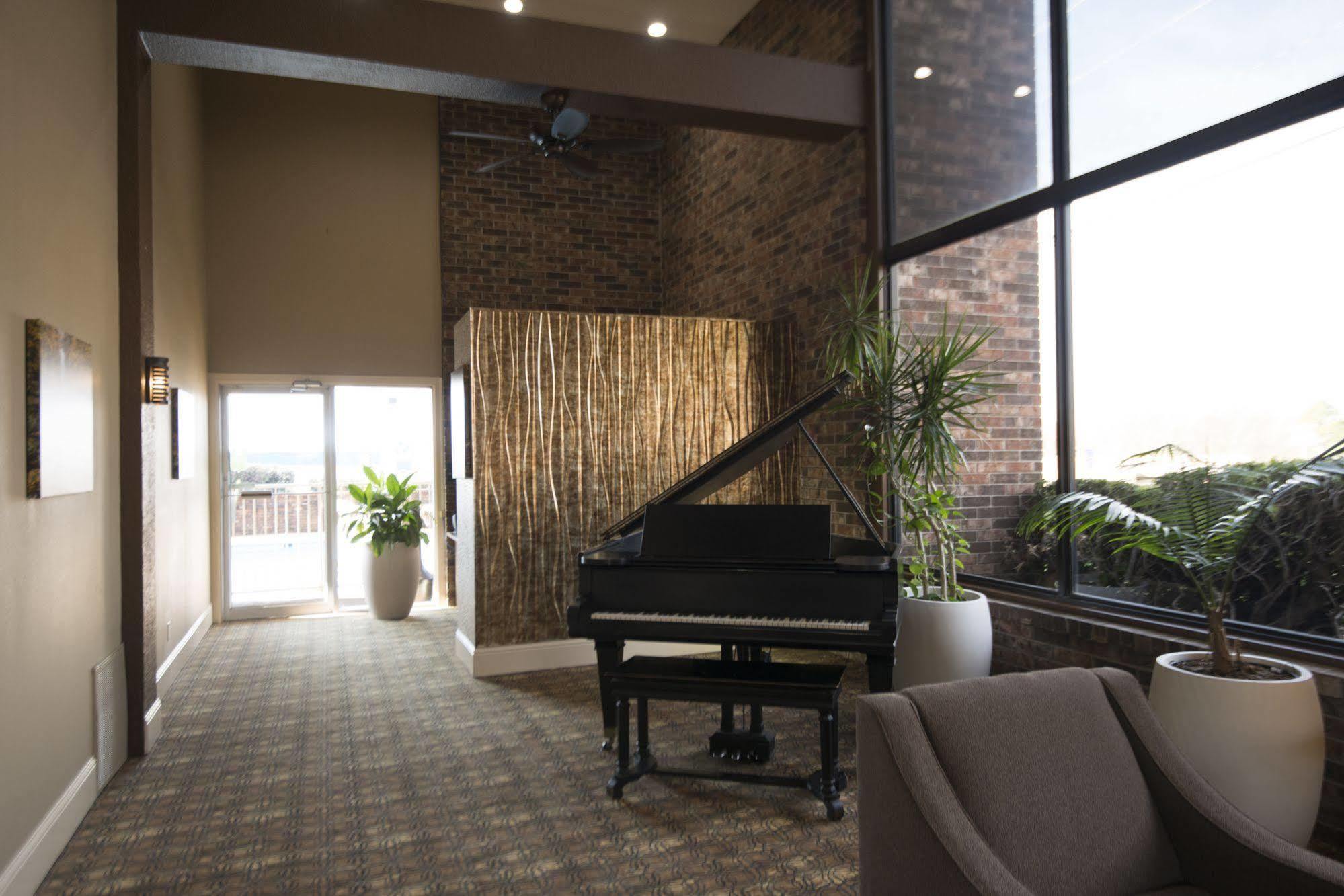Best Western Sherwood Inn Clarksville Bagian luar foto