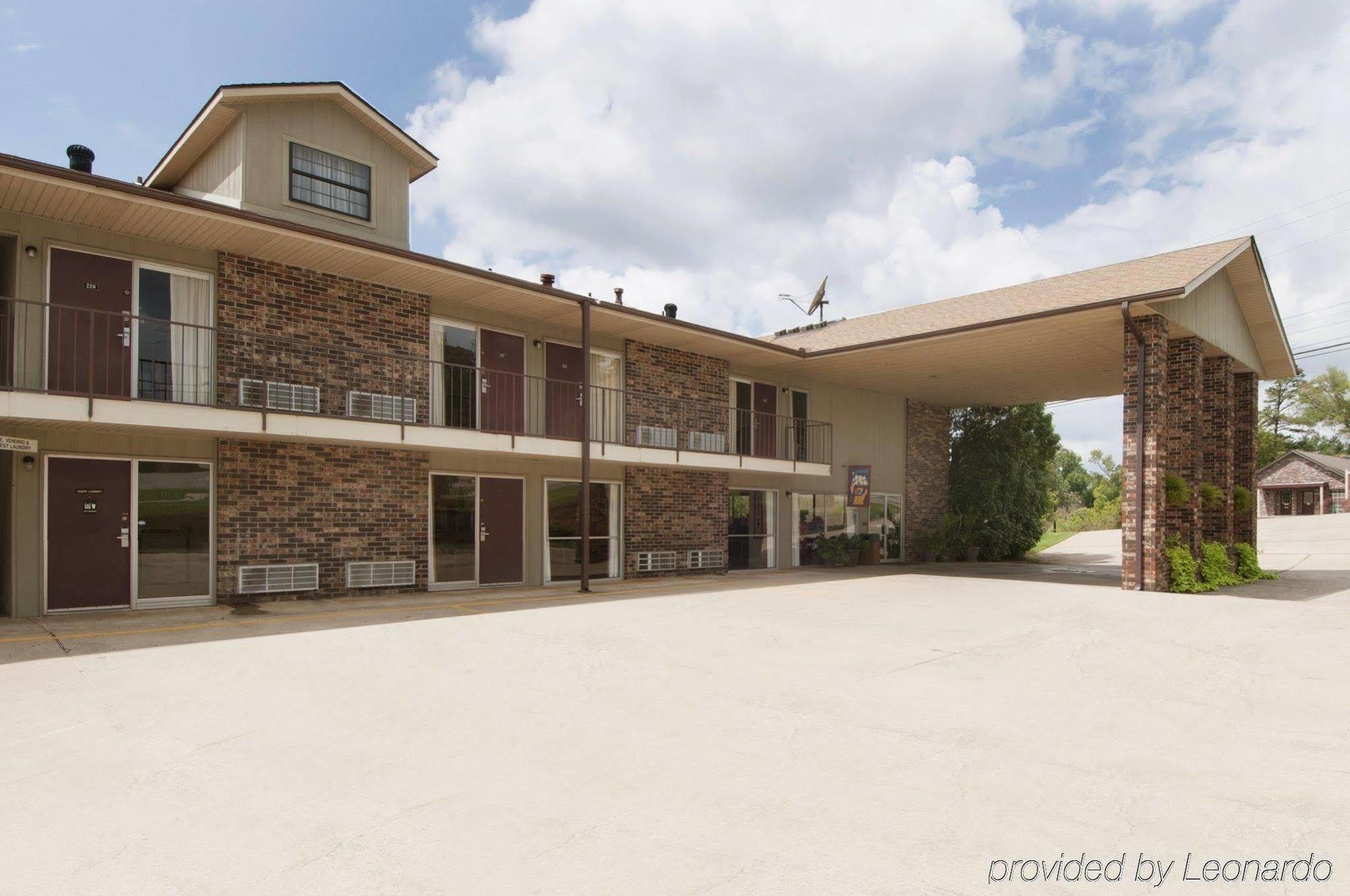 Best Western Sherwood Inn Clarksville Bagian luar foto