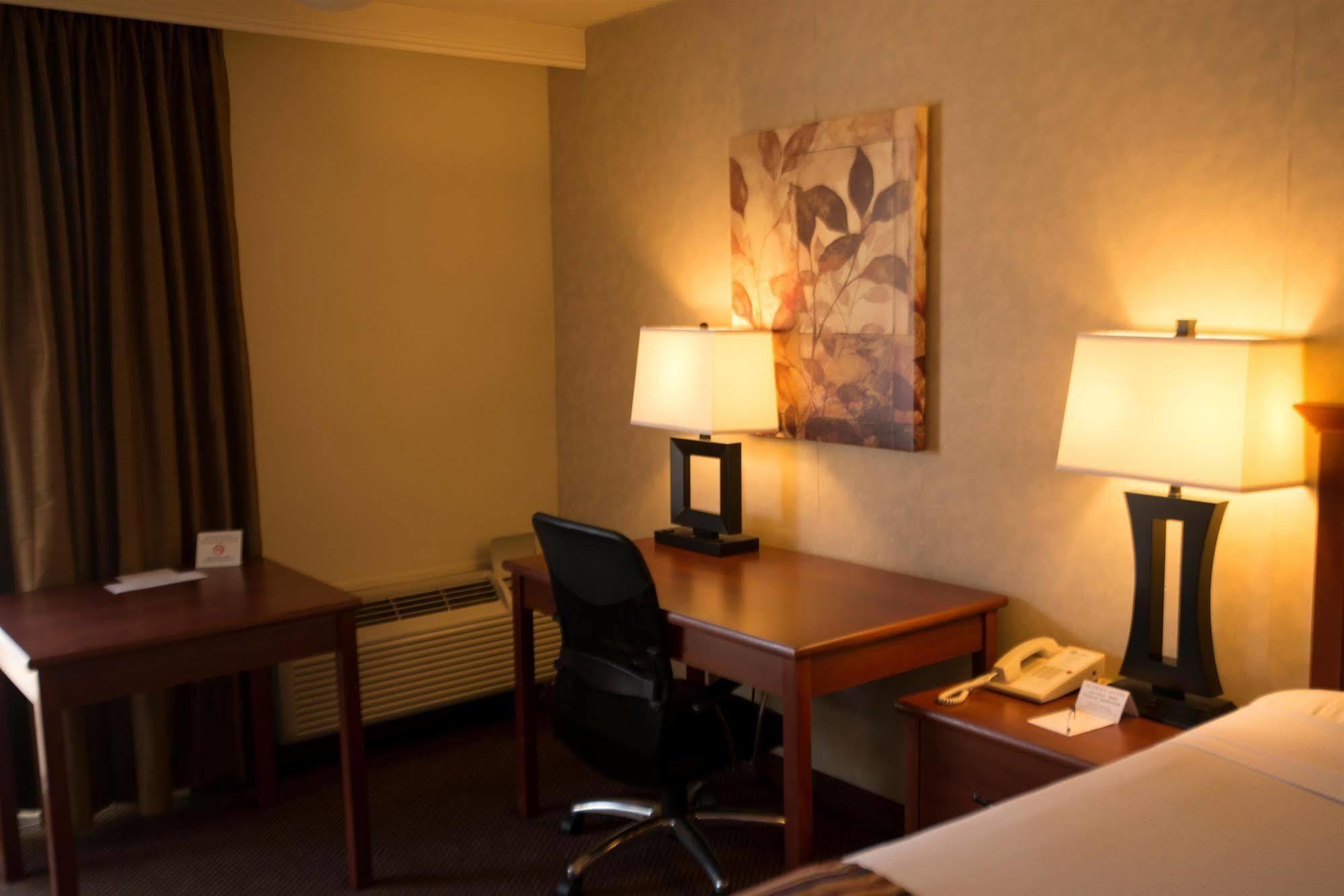 Best Western Sherwood Inn Clarksville Bagian luar foto